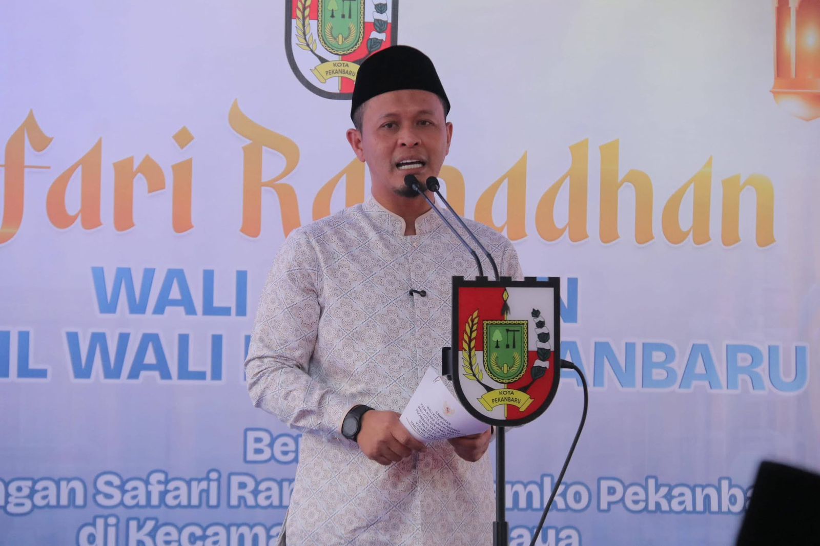 Safari Ramadan di Masjid Al-Firdaus, Walikota Salurkan Bantuan dan Paparkan Program Prioritas